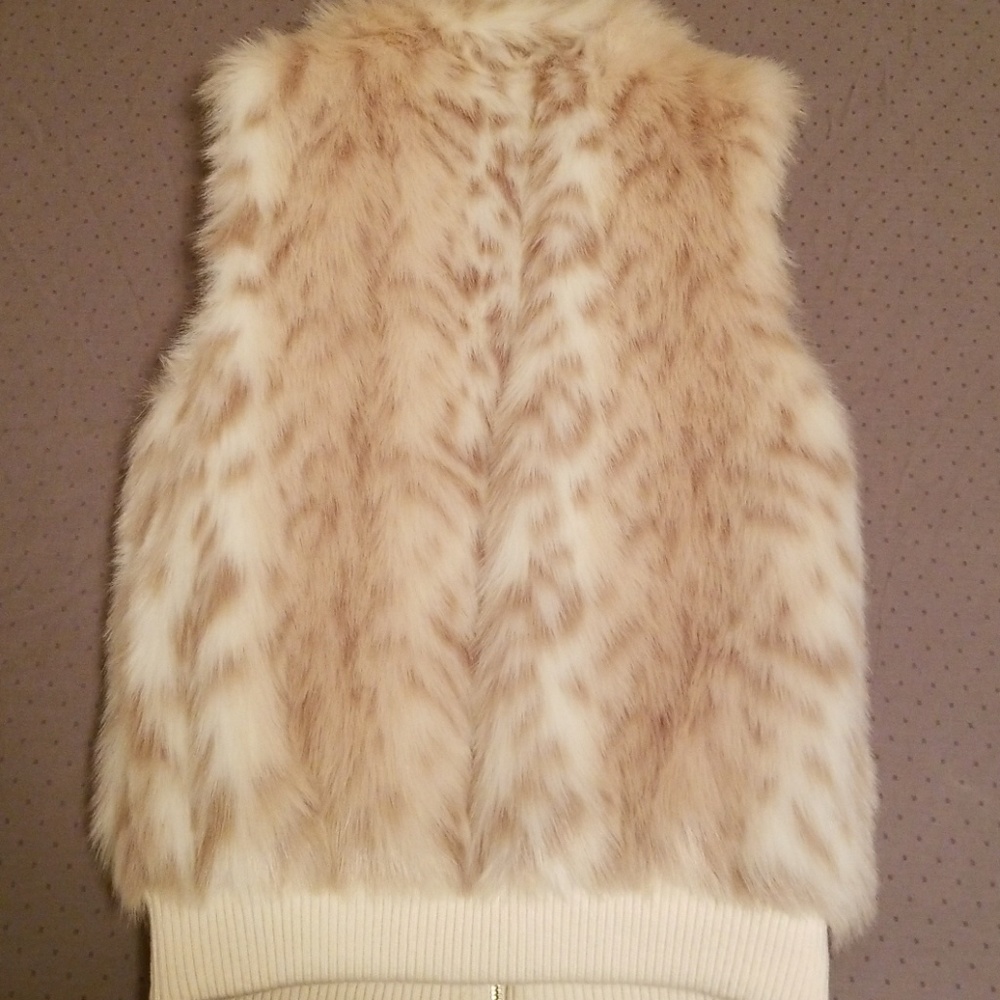 Ellen Tracy Foux Snow Leopard Fur Vest size M - Picture 3 of 4